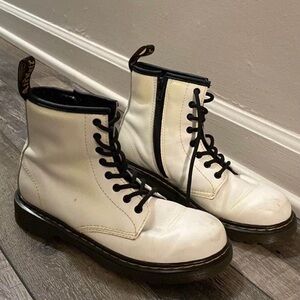 Girls Dr. Martens Boots
